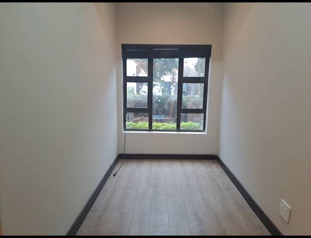 16M² OFFICE TO LET IN RAEDENE ESTATE